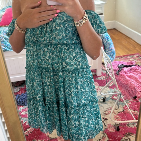 Cute little sundress  moment - Picture 2 of 3